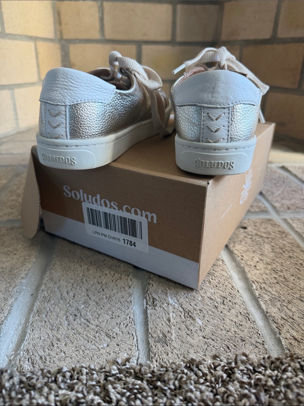 Soludos Ibiza Leather Platinum Sneakers Size 6.5